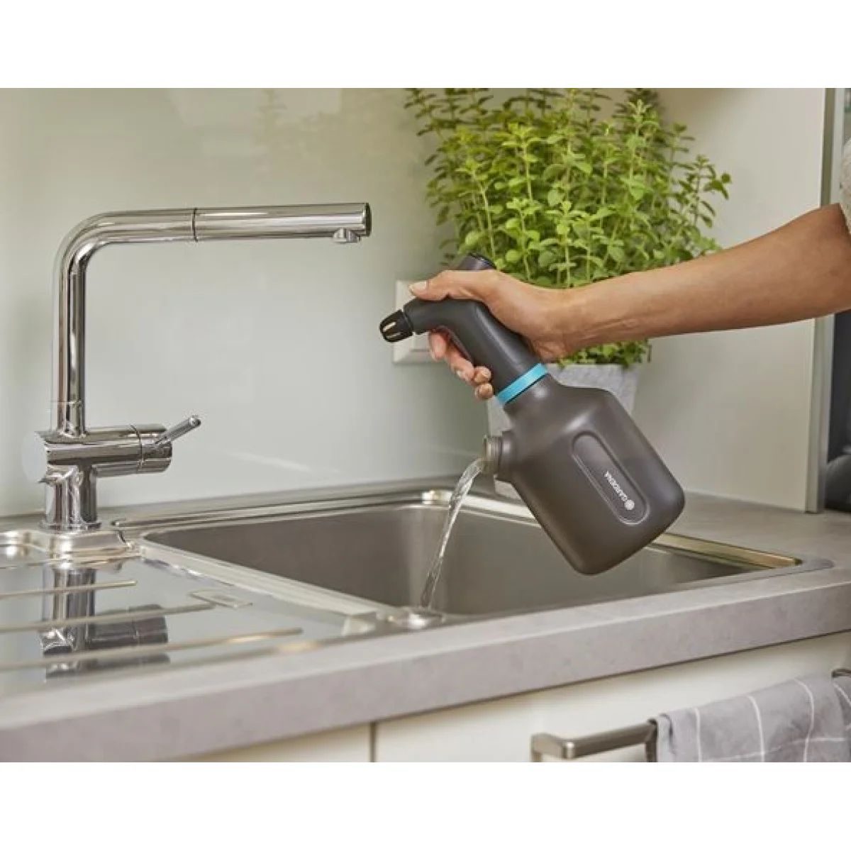 Батерийна пръскачка 1L, GARDENA EasyPump 11114-20 Батерийна пръскачка 1L, GARDENA EasyPump 11114-20