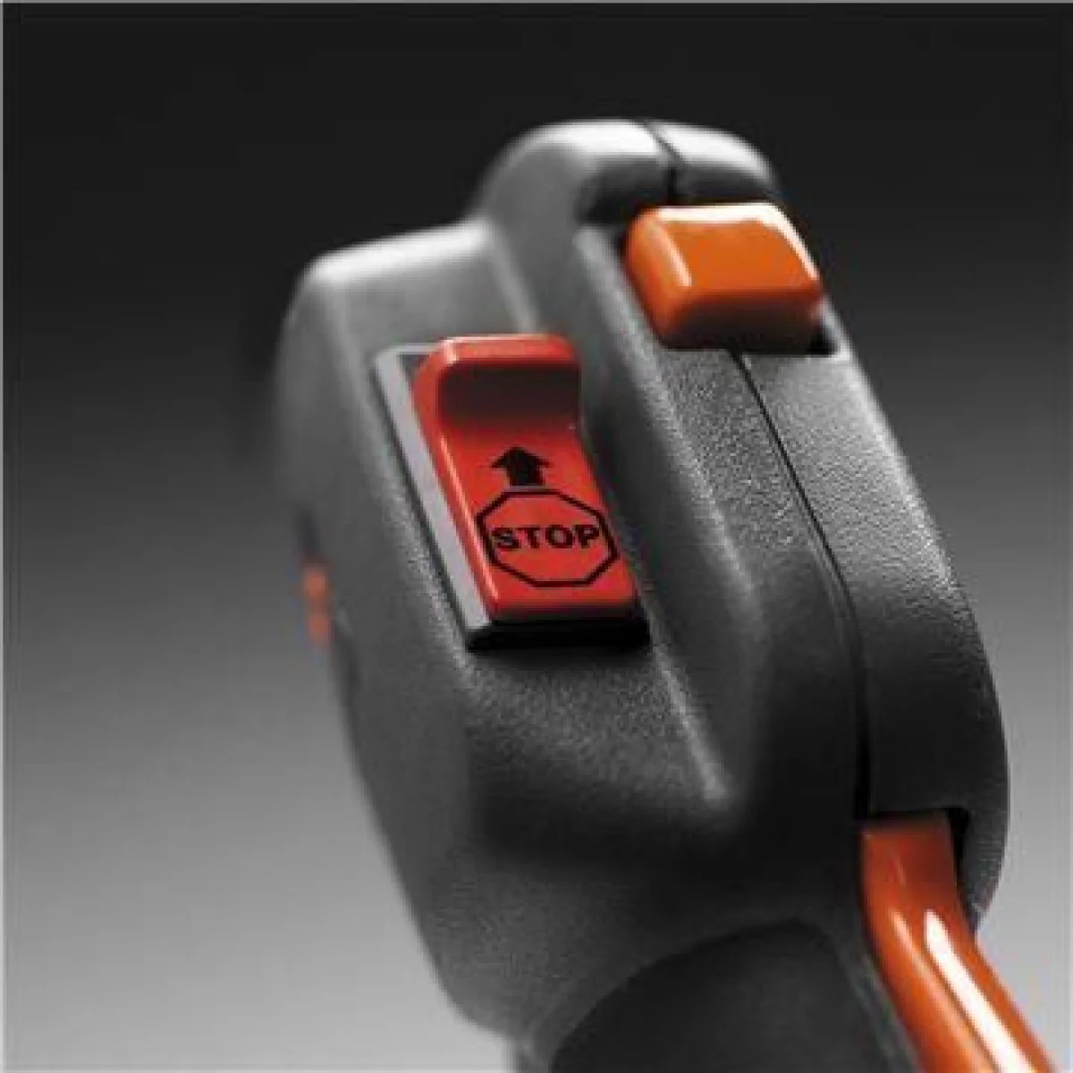 Коса бензинова моторна ръчна 2-тактова 1.4 kW, 1.9 к.с., 34.6 см3, 135R , Husqvarna 966604801