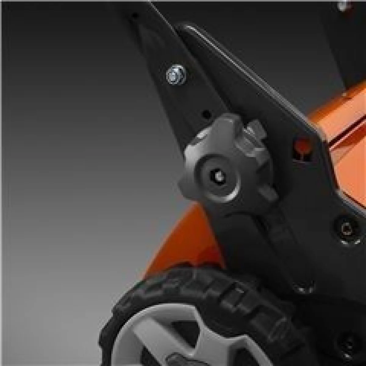Косачка  бензинова самоходна с кош 1.8 kW, 2.4 к.с., 470 мм, LC 247S , Husqvarna 970541201
