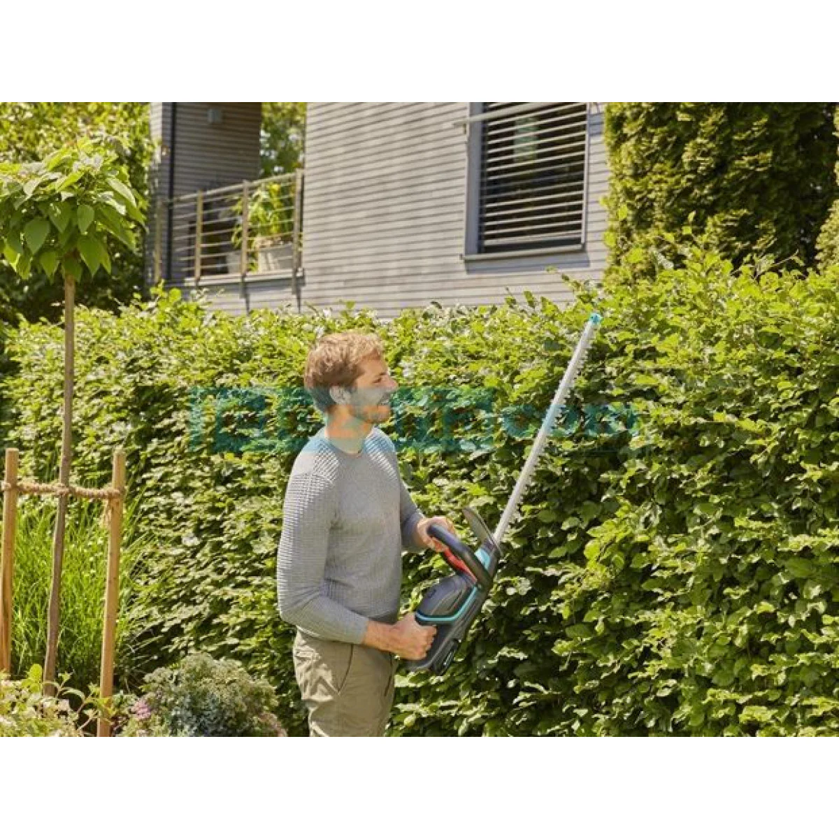 Акумулаторен храсторез GARDENA ComfCut 60/18V - без батерия 14731-55 Акумулаторен храсторез GARDENA ComfCut 60/18V - без батерия 14731-55