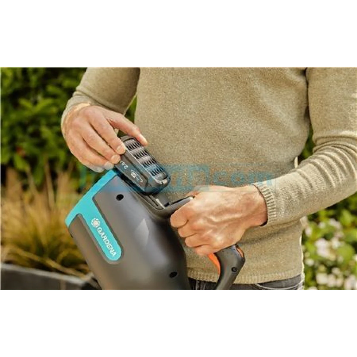 Акумулаторна метла GARDENA ACCUJET Li-18 - без батерия 14890-55 Акумулаторна метла GARDENA ACCUJET Li-18 - без батерия 14890-55