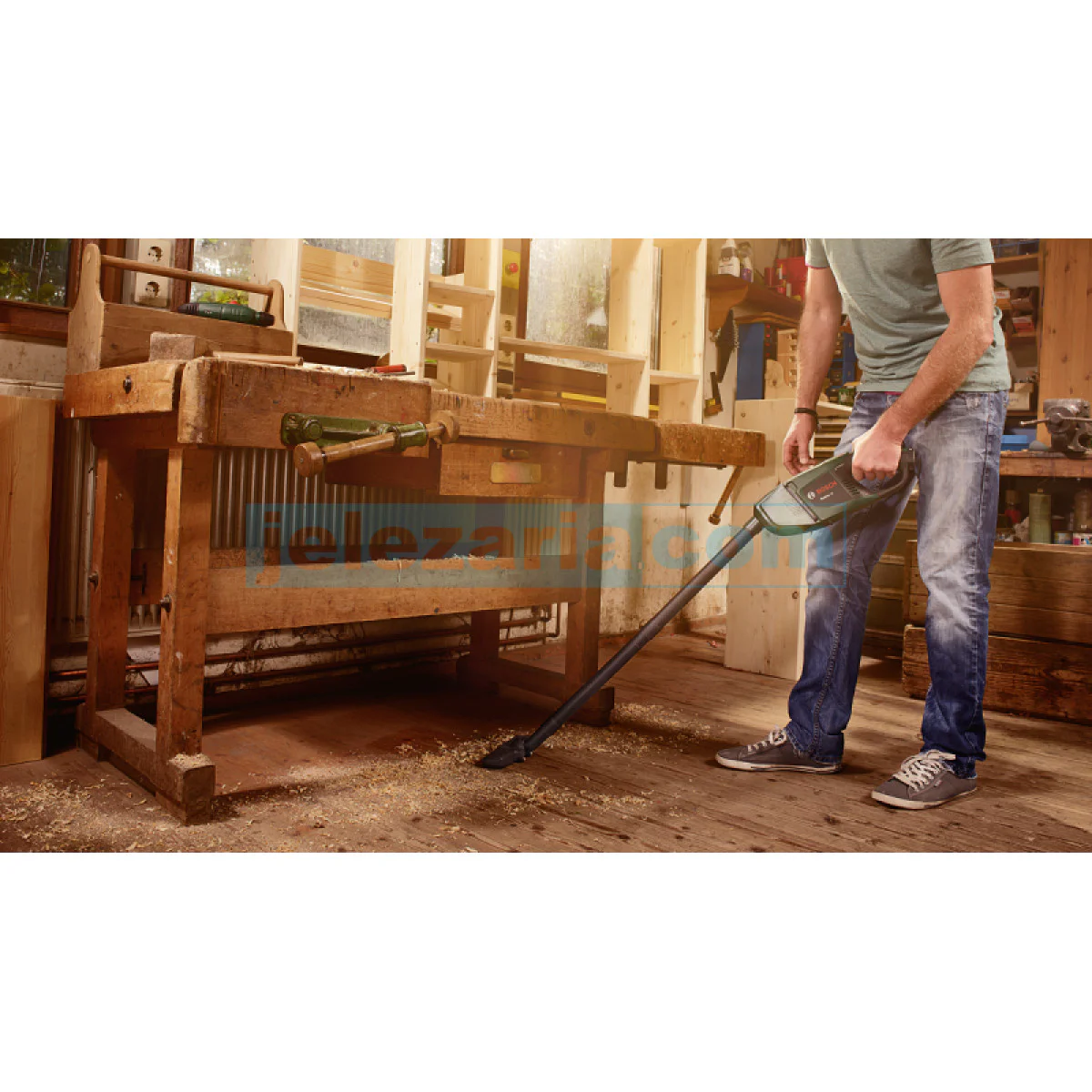 Акумулаторна прахосмукачка Bosch EasyVac 12 - 12V 2.5Ah 06033D0001 Акумулаторна прахосмукачка Bosch EasyVac 12 - 12V 2.5Ah 06033D0001