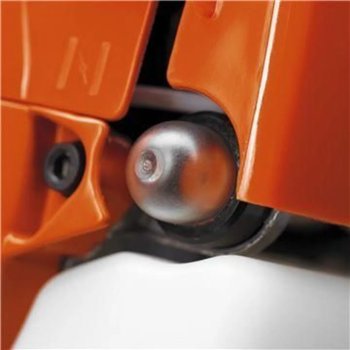 Коса бензинова моторна ръчна 2-тактова 1.4 kW, 1.9 к.с., 34.6 см3, 135R , Husqvarna 966604801