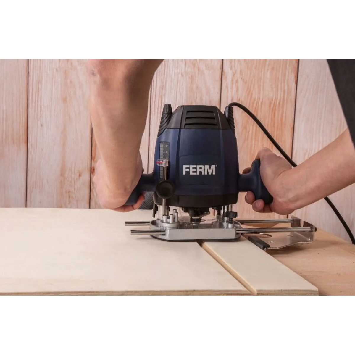 Оберфреза FERM PRM1021, 1200 W PRM1021