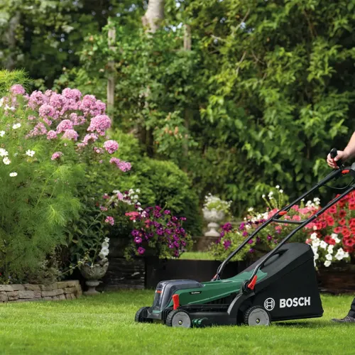 Акумулаторна косачка за трева UniversalRotak 2x18V-37-550, 37 cm, 2 x батерии PBA 18V 4.0Ah  Акумулаторна косачка за трева UniversalRotak 2x18V-37-550, 37 cm, 2 x батерии PBA 18V 4.0Ah