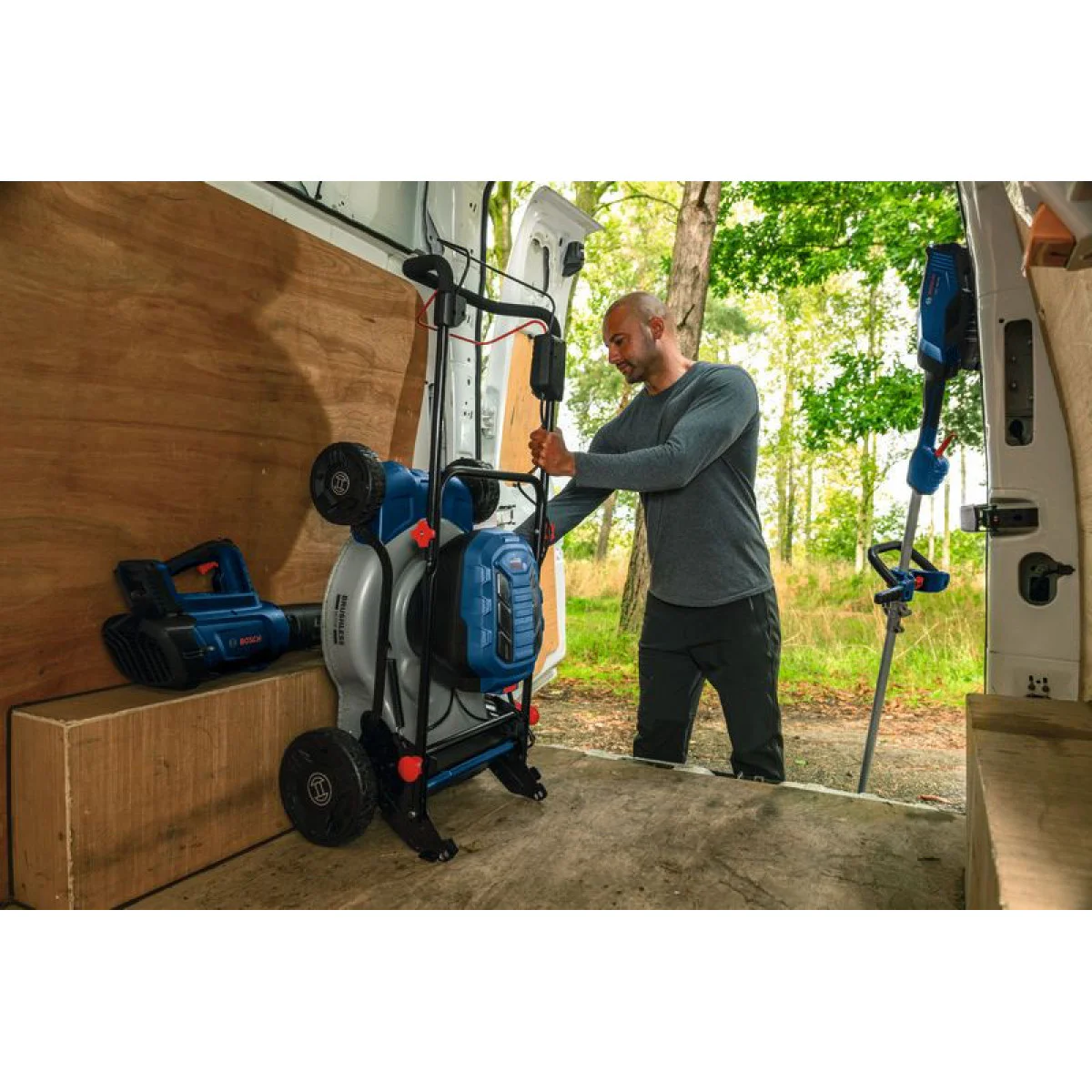 Акумулаторна самоходна косачка Bosch GRA18V2-46SP Professional, 46 см, без батерия и зарядно 06008C8200