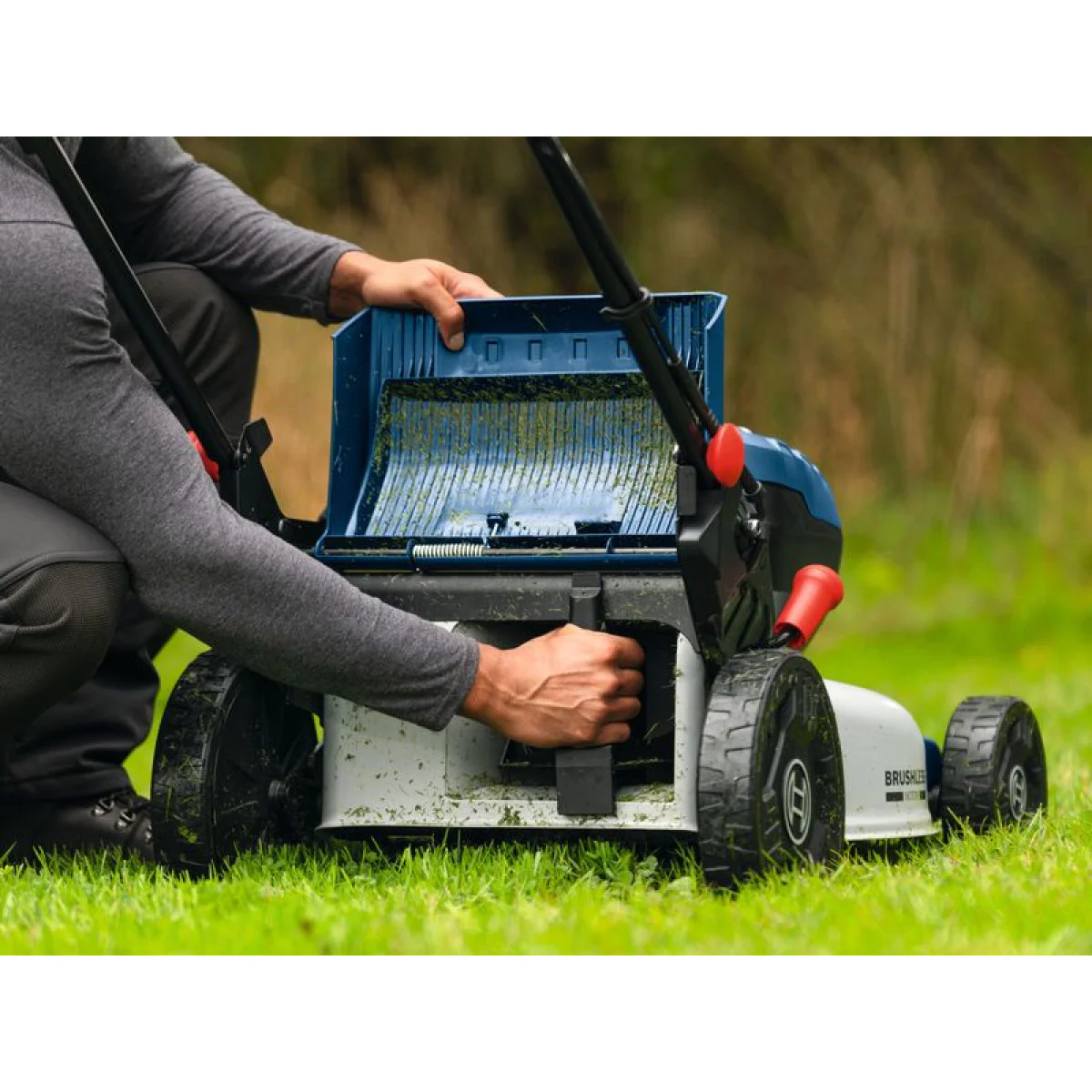 Акумулаторна самоходна косачка Bosch GRA18V2-46SP Professional, 46 см, без батерия и зарядно 06008C8200