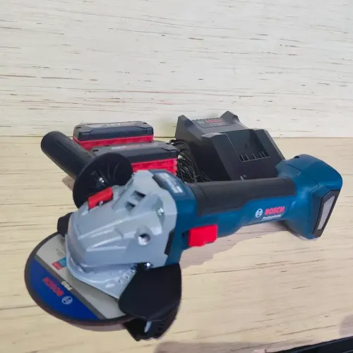 Акумулаторен ъглошлайф Bosch GWS 18V-8 125 мм 2 бат 4Ah, зарядно и куфар