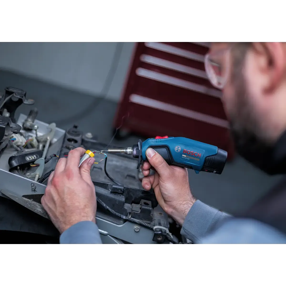 Акумулаторен поялник Bosch GLK 12V-420, без батерия и зарядно устройство 06019S8000