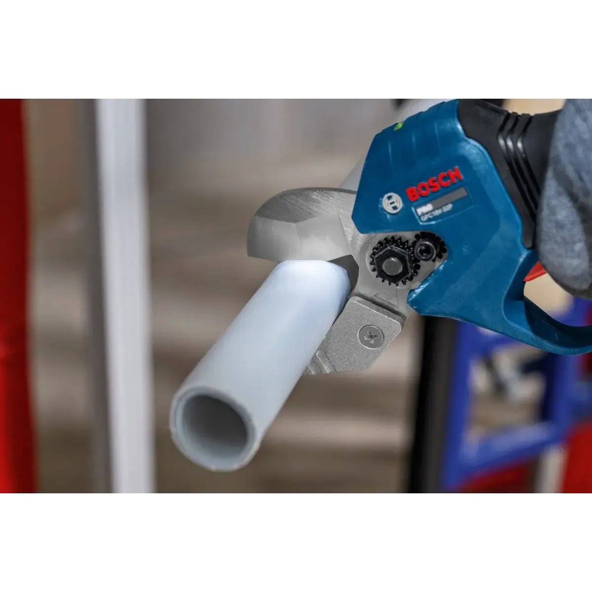 Акумулаторен тръборез Bosch GPC18V-32P Solo, до Ø32мм, в L-BOXX 06019S2001
