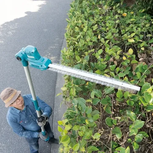 Акумулаторен храсторез Makita UN460WDWA, 460 мм, с 1 батерия 12 V, 2 Ah, CXT, и зарядно