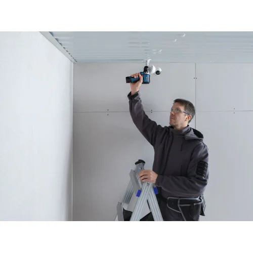 Акумулаторен винтоверт Bosch GSR12V-31, 12V, 31Nm, 2.0Ah + 3.0Ah, 39 консуматива, в чанта