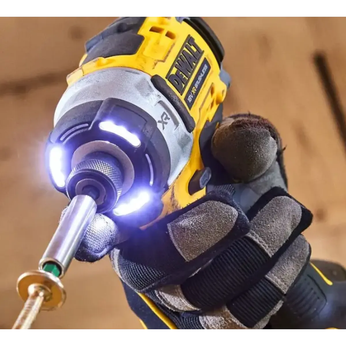 Акумулаторен инпакт DeWALT DCF860NT - 282 Nm, без батерия, с куфар DCF860NT
