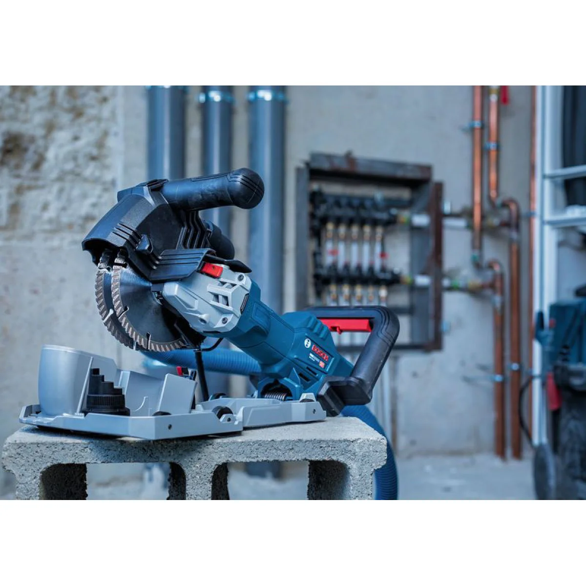 Фрезер за канали Bosch GNF20-40, в L-BOXX, с 2 диамантени диска 06016C5100