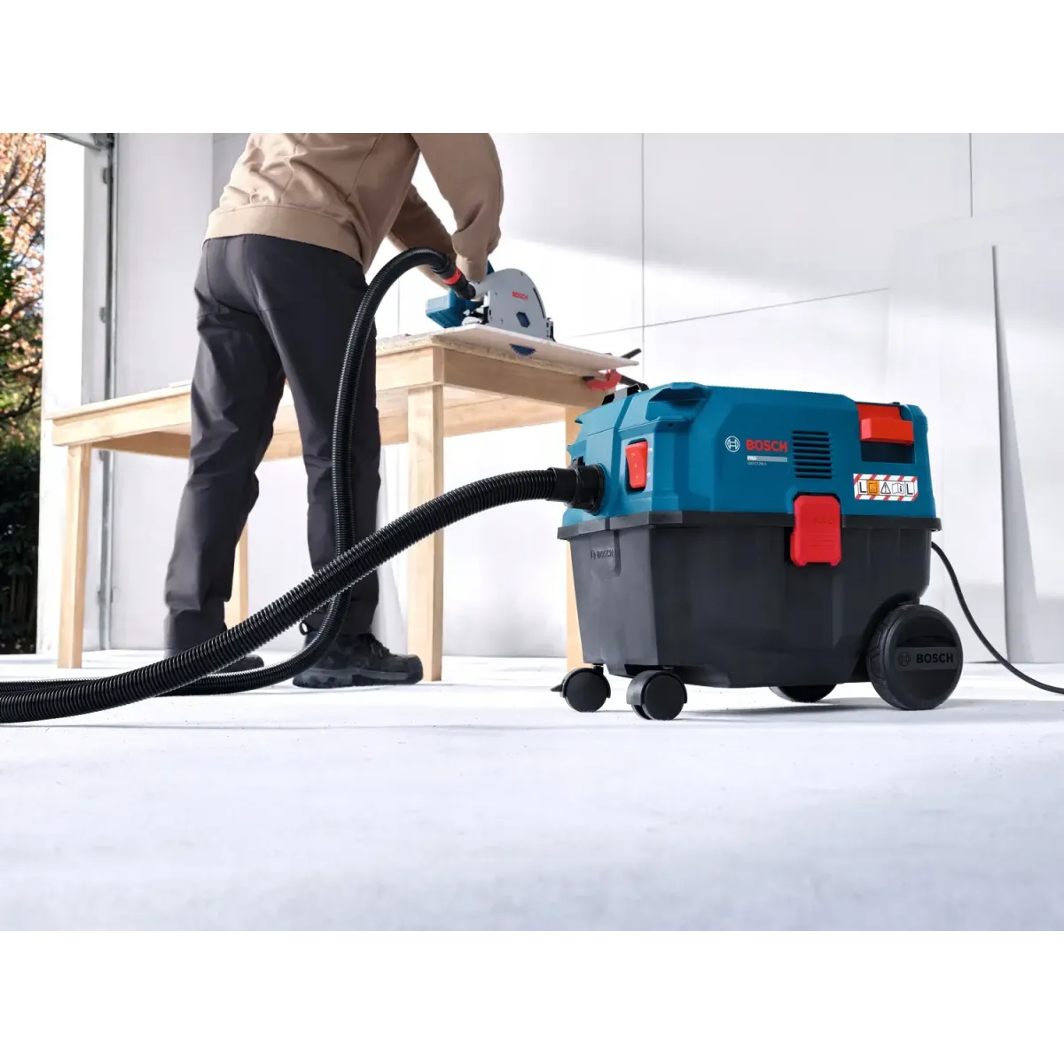 Прахосмукачка за мокро и сухо почистване Bosch PRO GAS 12-25 LS, 230 V, 1200 W, 65 л/сек, 25 л 06019S3100