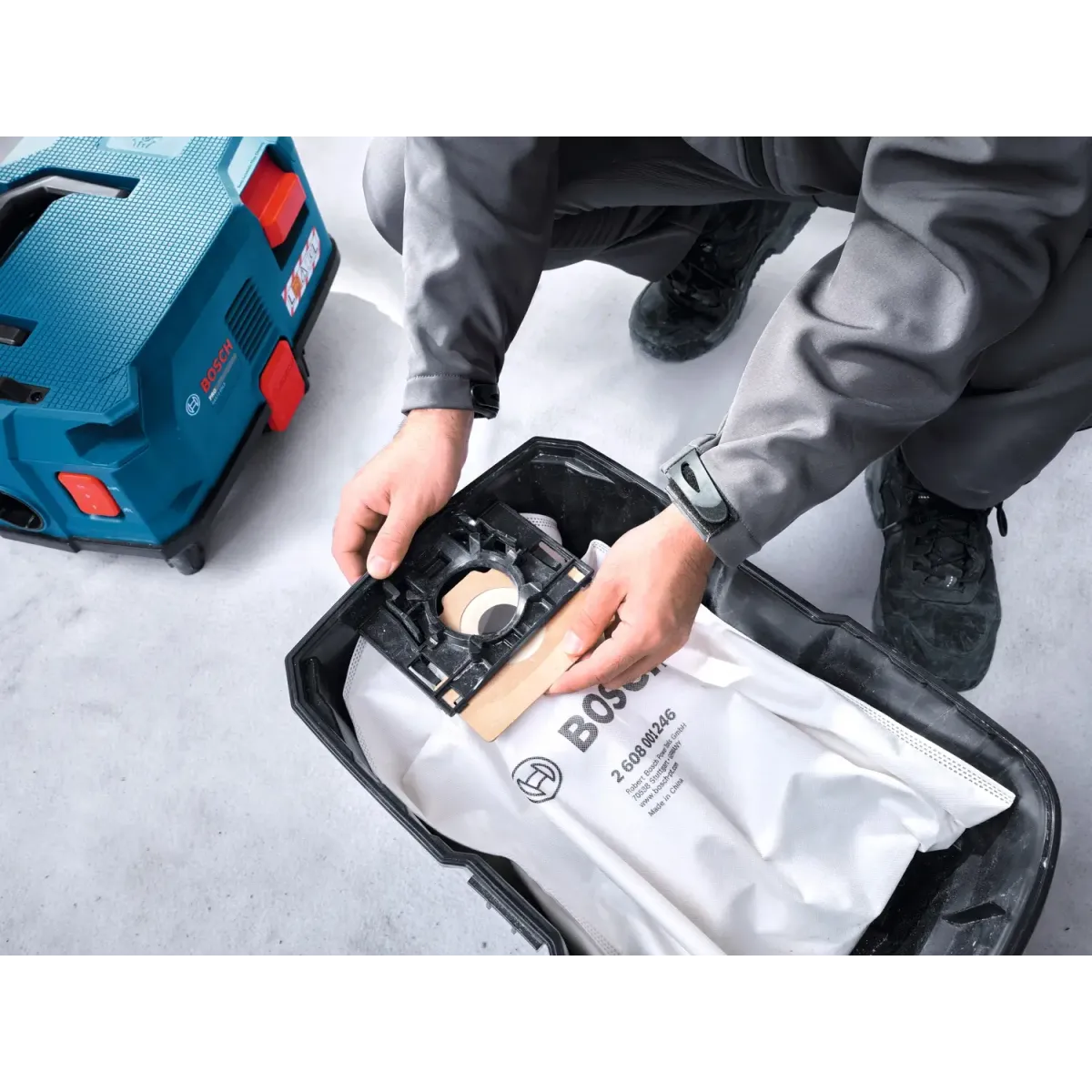 Прахосмукачка за мокро и сухо почистване Bosch PRO GAS 12-25 LS, 230 V, 1200 W, 65 л/сек, 25 л 06019S3100