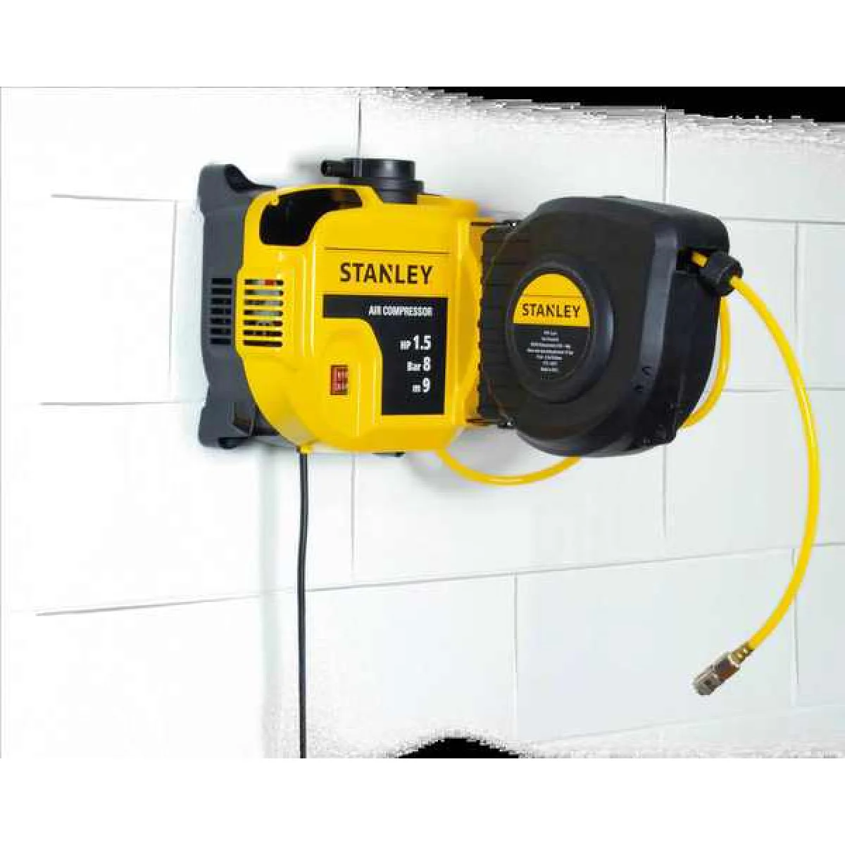 Безмаслен компресор Stanley SXCMD15WE, 1100 W, 8 бара, 9 м, с макара и маркуч SXCMD15WE Безмаслен компресор Stanley SXCMD15WE, 1100 W, 8 бара, 9 м, с макара и маркуч SXCMD15WE