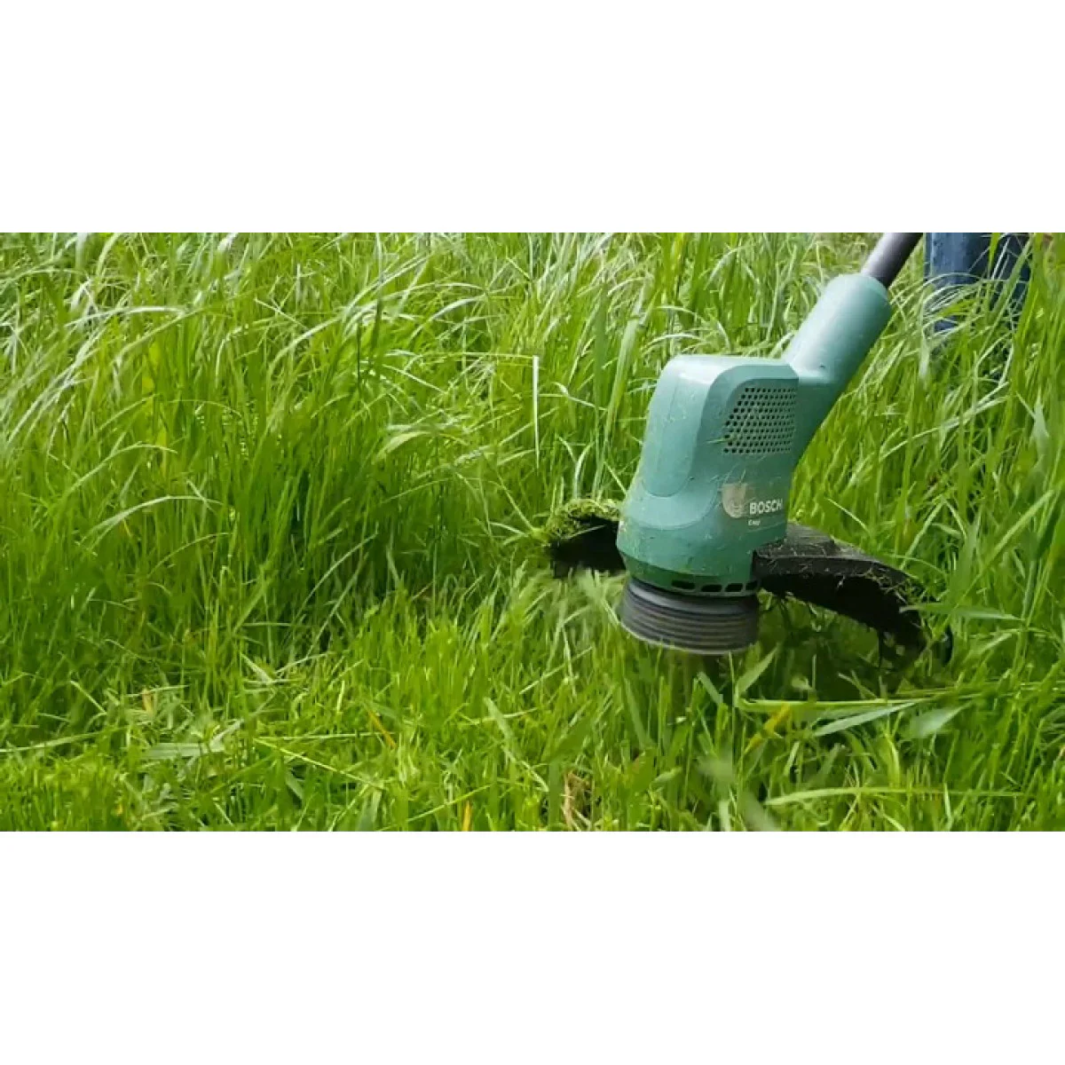 Tример за трева Bosch EasyGrassCut 26 06008C1J01 Tример за трева Bosch EasyGrassCut 26 06008C1J01