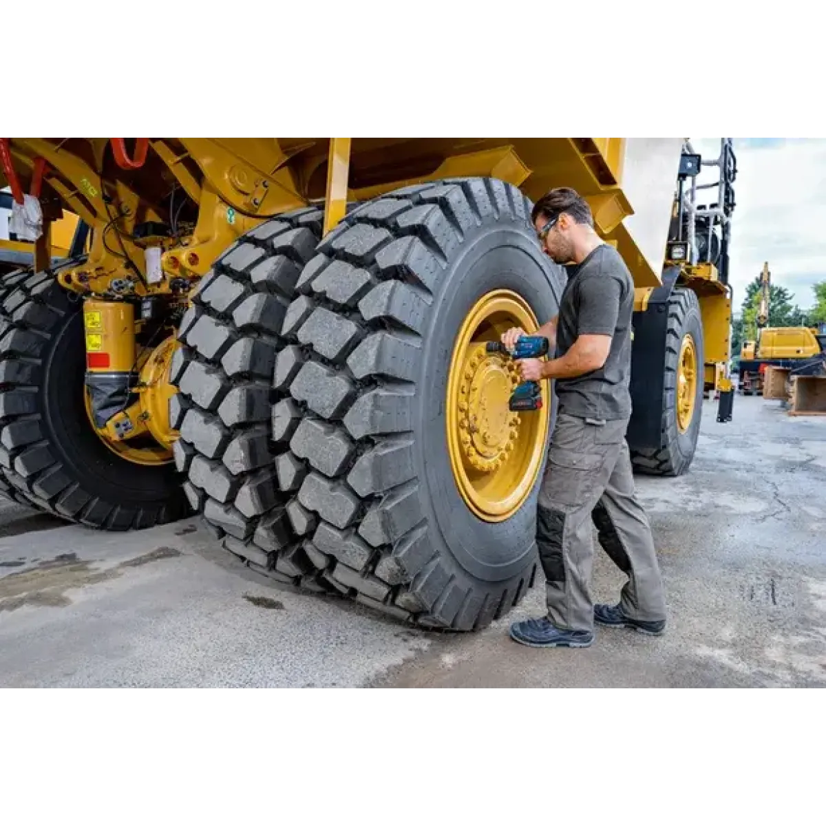 Акумулаторен гайковерт Bosch GDS 18V-1600 HC, 3/4, 2200 Nm, 2 бр батерия ProCORE18V 8.0Ah, в  L-BOXX 136 06019M1002