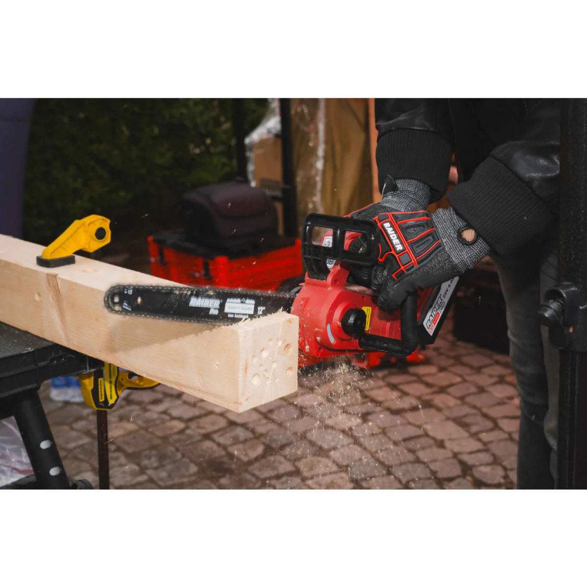 Акумулаторен верижен трион Raider RDP-GXBCS20 Solo, R20, 20 V, 305 мм, без батерия и зарядно, в куфар 075769