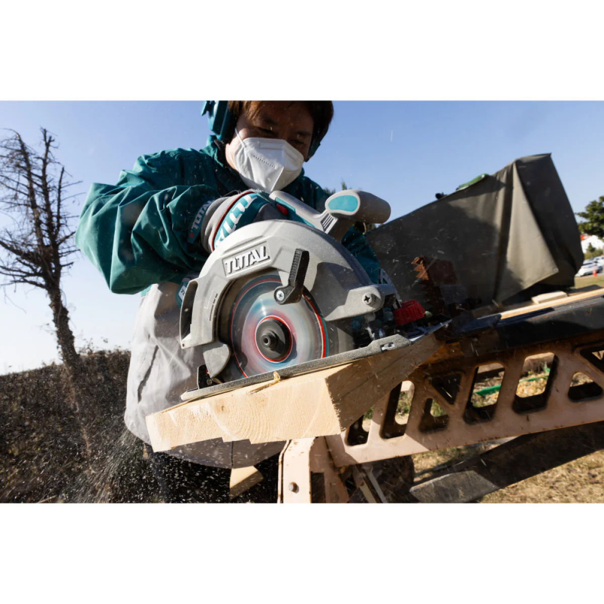 Акумулаторен ръчен циркуляр TOTAL TSLI1851 Industrial, BL, 20 V, 185 мм, без батерия TSLI1851