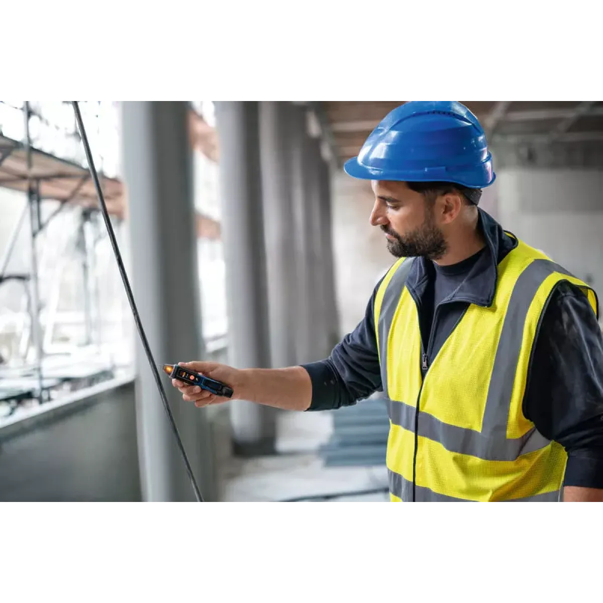 Детектор на напрежение Bosch GVD 1000-17 0601077000 Детектор на напрежение Bosch GVD 1000-17 0601077000