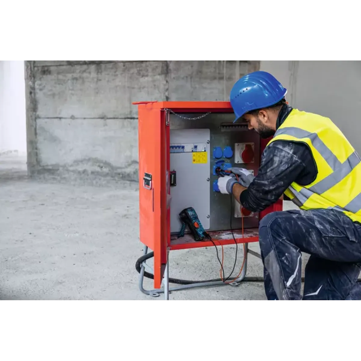 Дигитален мултицет Bosch GDM 600-15 Professional, MH1 магнитен държач, 600 V 0601077301