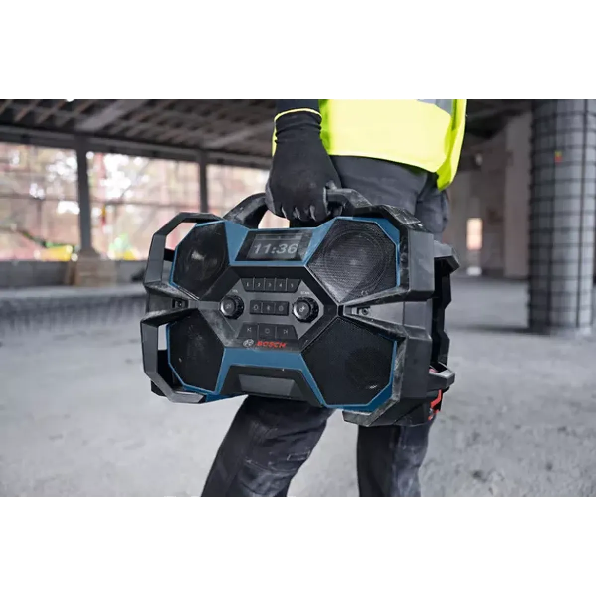 Радио Bosch GPB 18VH-6 SRC, 2 x батерия 1,5 V 06014A6200