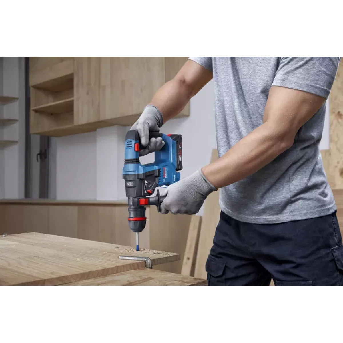 Акумулаторен перфоратор Bosch GBH 18V-18 X, 18 V, 1.5 J, SDS-Plus, ONECHUCK, без батерия и зарядно 0611927100 Акумулаторен перфоратор Bosch GBH 18V-18 X, 18 V, 1.5 J, SDS-Plus, ONECHUCK, без батерия и зарядно 0611927100