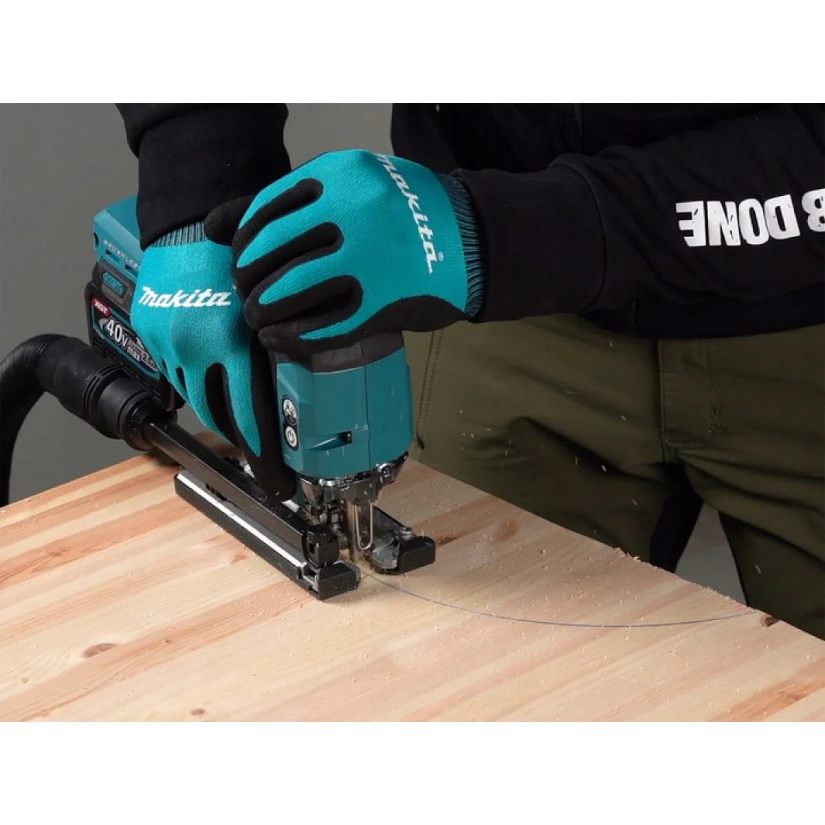 Акумулаторен прободен трион Makita JV001GZ, 40 V, 26 мм, без батерия JV001GZ Акумулаторен прободен трион Makita JV001GZ, 40 V, 26 мм, без батерия JV001GZ