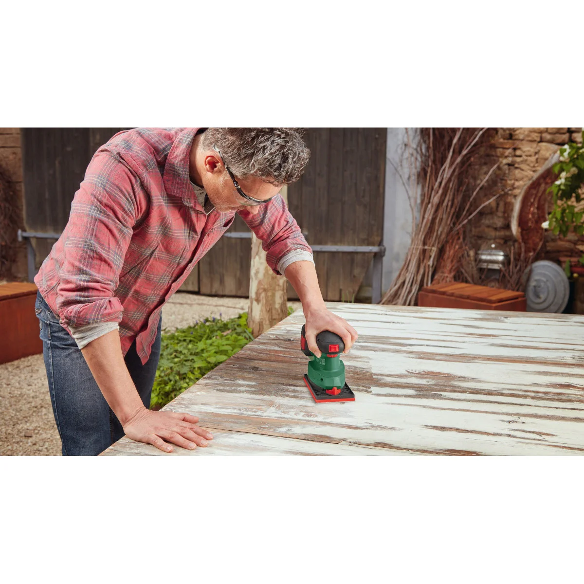 Акумулаторен мултишлайф Bosch UniversalSander 18V-10, без батерия и зарядно устройство 06033E3100