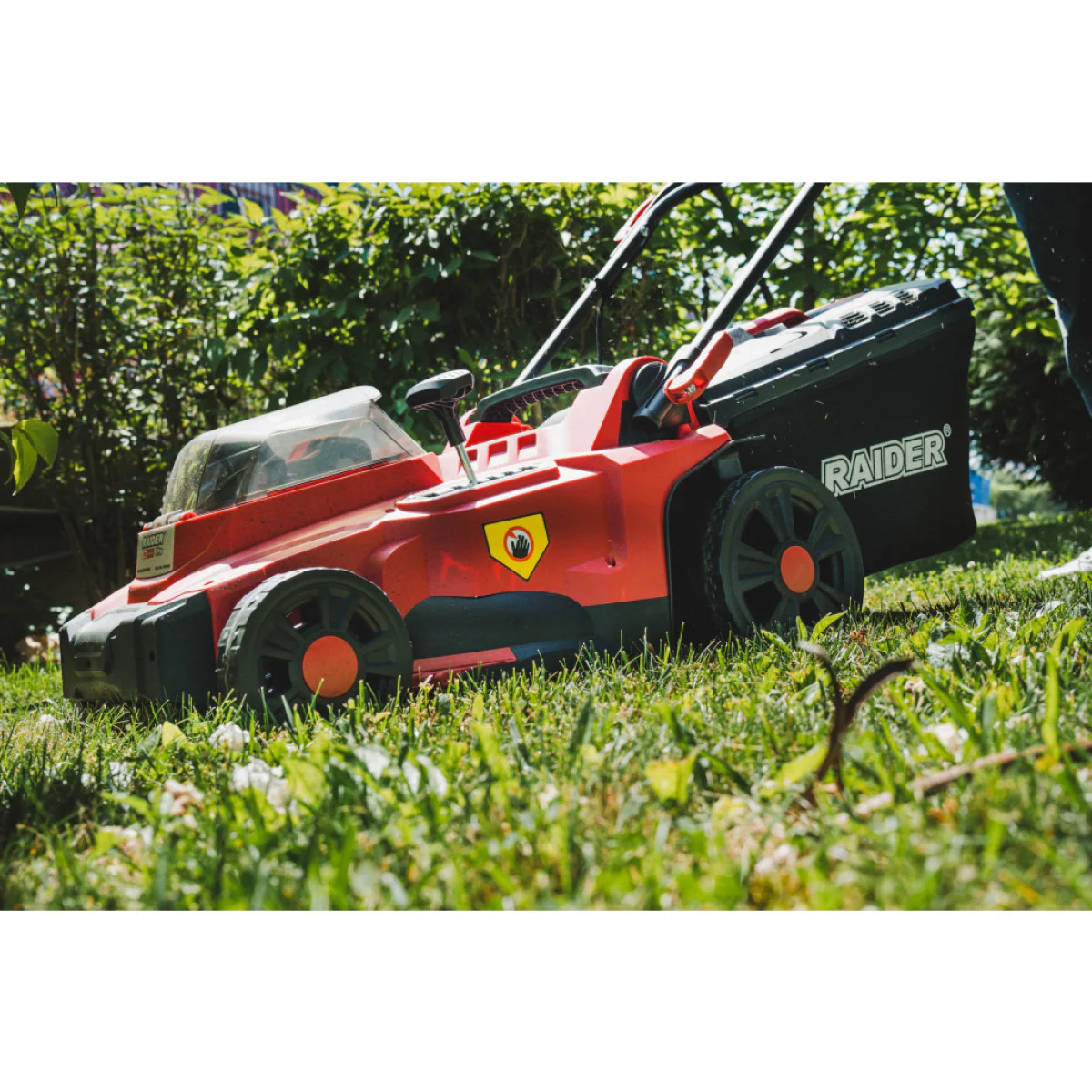 Акумулаторна косачка Raider RDP-BCLM20 Solo, 40 V, 37 см, без батерии и зарядно 075350 Акумулаторна косачка Raider RDP-BCLM20 Solo, 40 V, 37 см, без батерии и зарядно 075350