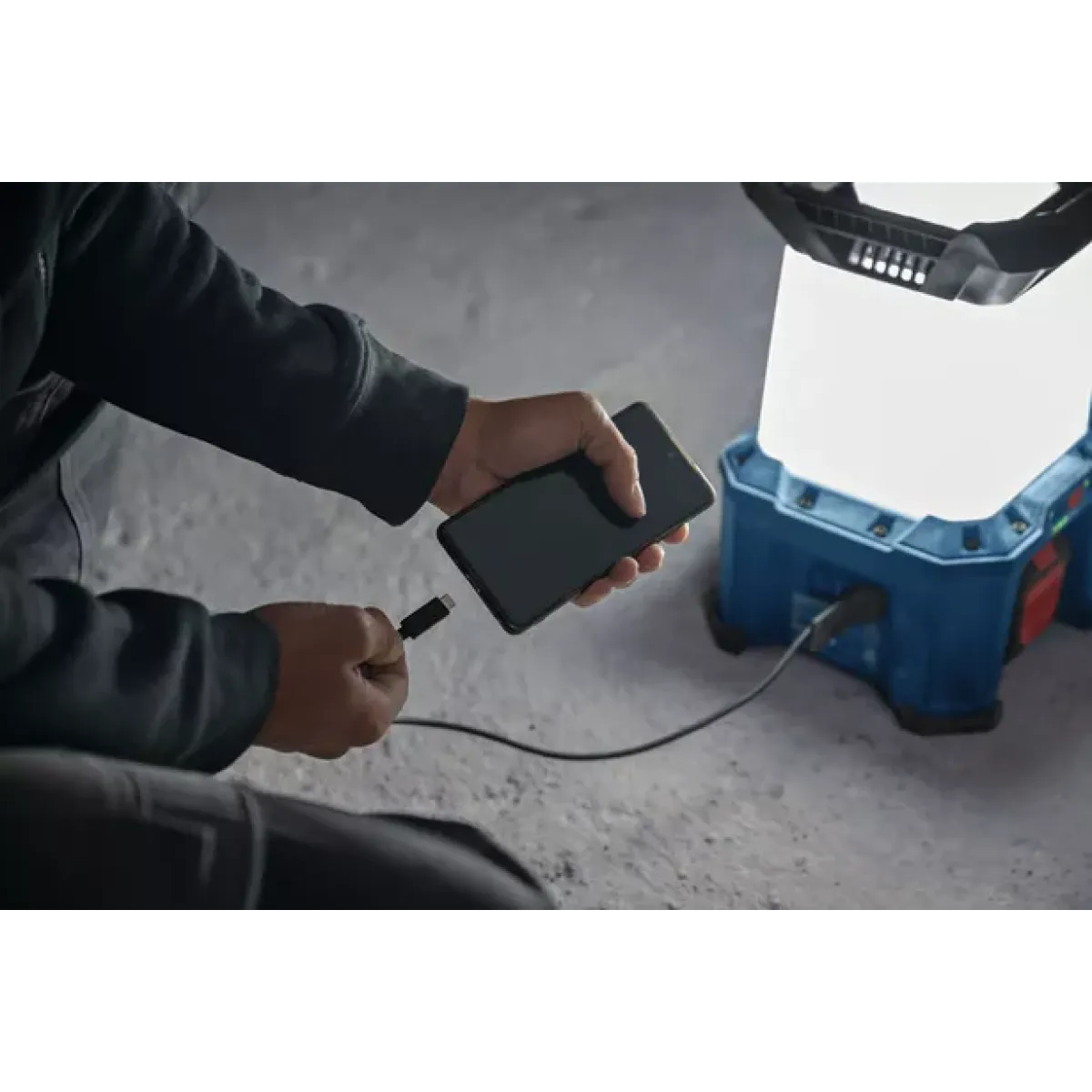 Акумулаторна работна лампа Bosch GLA 18VH-7500, 18 V, 7500 lm, без батерия и зарядно 06014A5000 Акумулаторна работна лампа Bosch GLA 18VH-7500, 18 V, 7500 lm, без батерия и зарядно 06014A5000