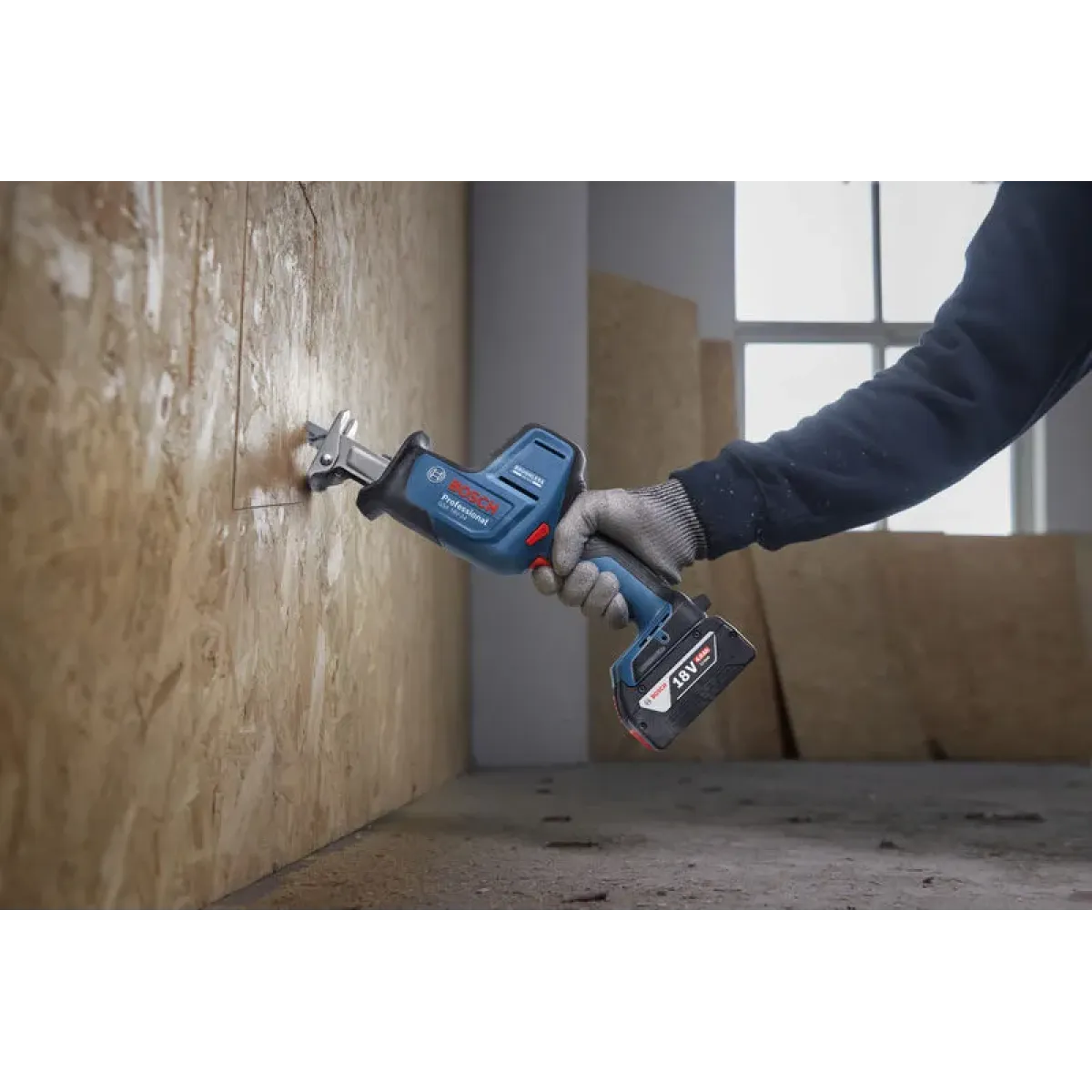 Акумулаторен саблен трион Bosch GSA 18V-24, 18 V, 24 мм, без батерия и зарядно 06016A5101