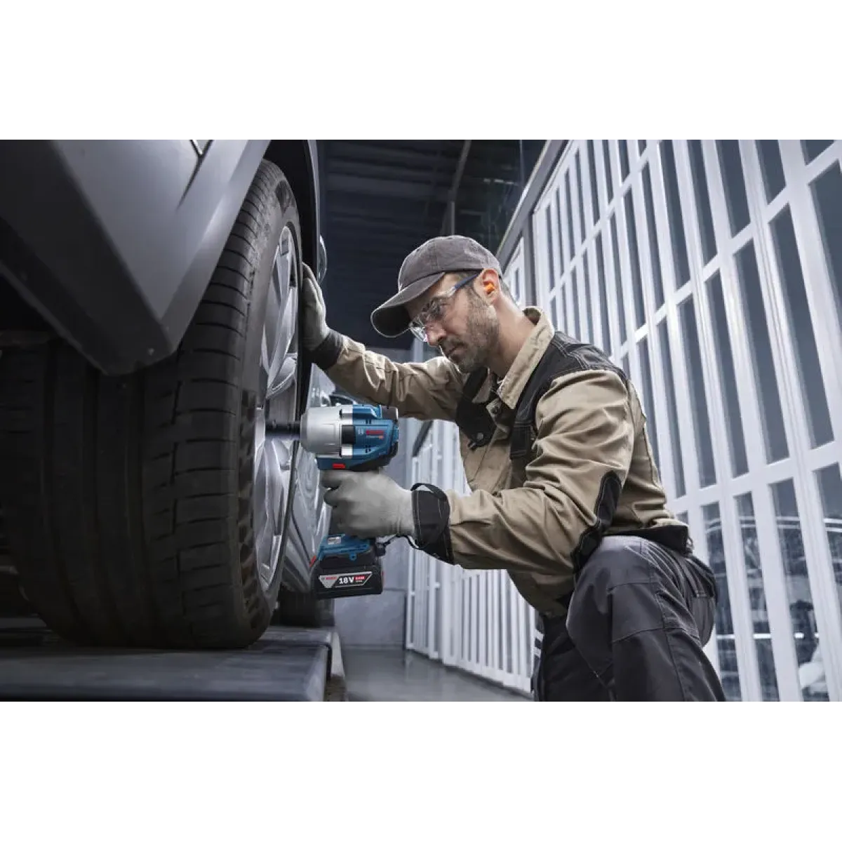 Акумулаторен ударен гайковерт Bosch GDS 18V-780, 1000 Nm, ½", 18 V, без батерия и зарядно 06019P4000